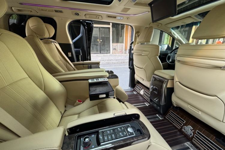 Used Toyota Alphard 2018 Revised Version 3.5L Premium Edition
