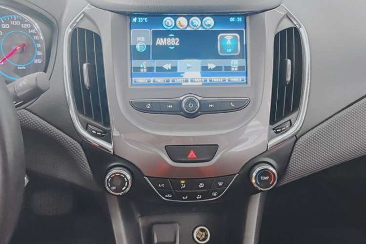 Used Chevrolet Cruze 2018 320 Automatic Pioneer Sunroof Edition
