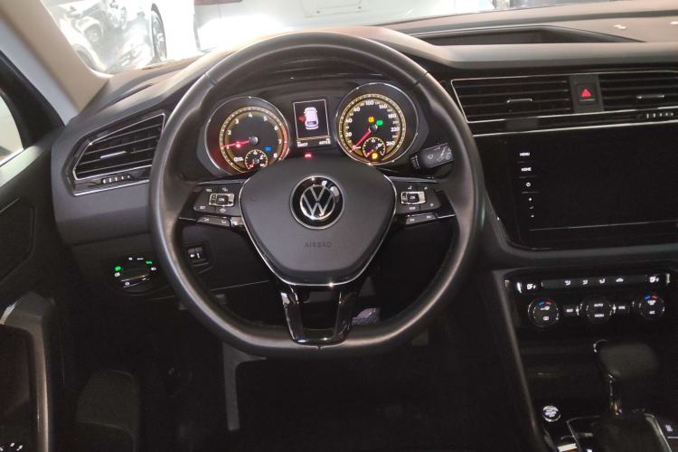 Used Volkswagen Tiguan L 2021 330TSI Automatic Two-Wheel Drive Smart Edition
