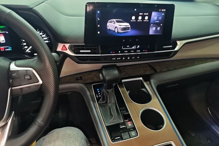 Used Toyota Sienna 2024 2.5L Hybrid Comfort Edition