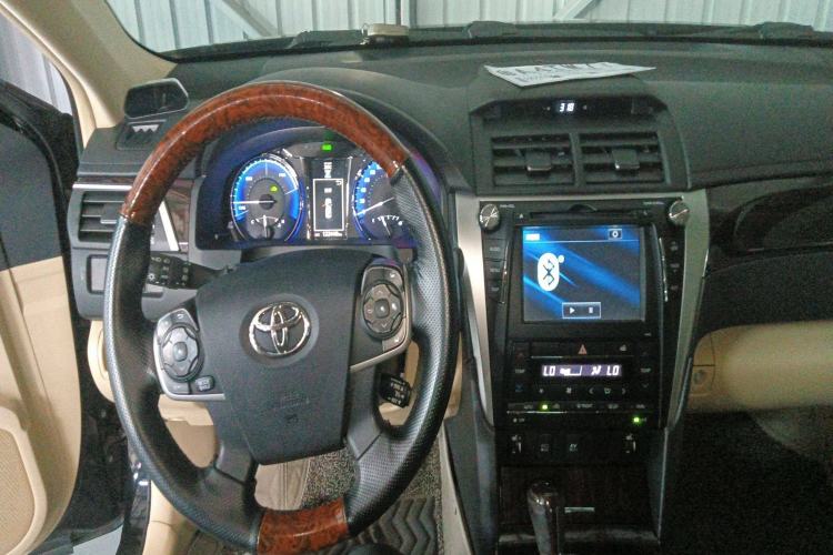 Used Toyota Camry 2015 Dual-Engine 2.5 HG Luxury Navigation Edition
