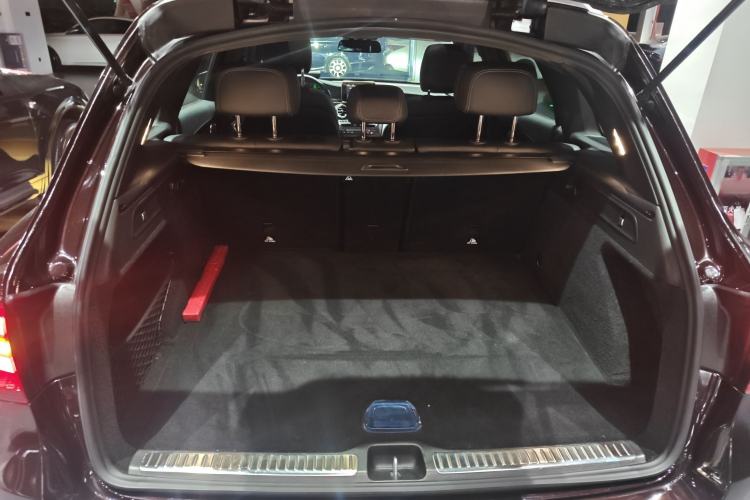 Used Mercedes-Benz GLC 2019 Facelift GLC 260 L 4MATIC Luxury Model
