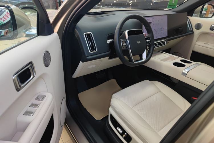 Used Li Auto L8 2024 Pro Model
