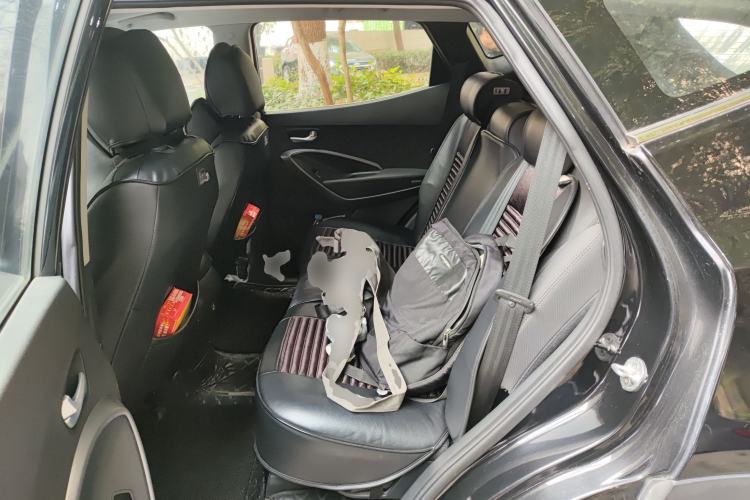 Used Hyundai Santa Fe 2013 2.4L Automatic 2WD Comfort Edition