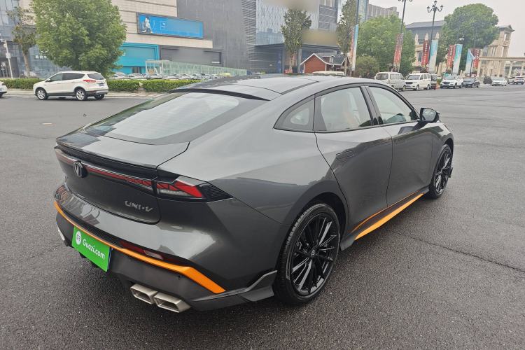 Used Changan UNI-V 2025 1.5T 500Bar Prestige Sporty Version
