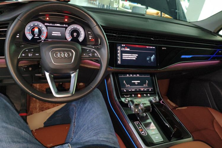 Used Audi Q7 2021 45 TFSI quattro S line Sport model
