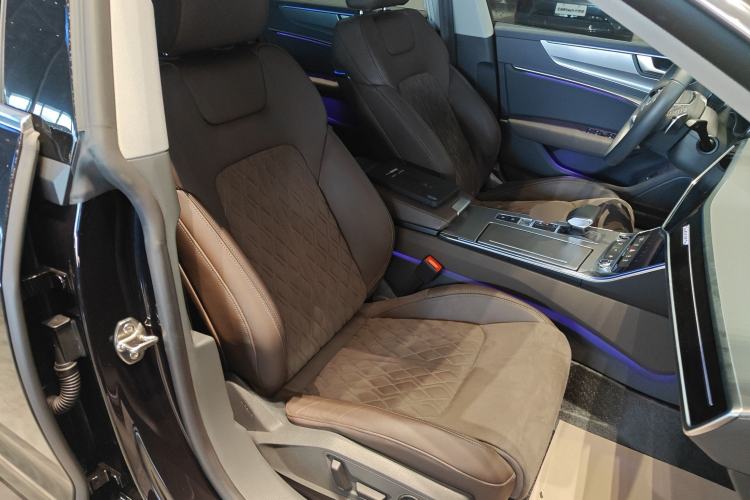 Used Audi A7L 2024 45TFSI quattro S-line Visionary Edition Flow Crystal Package
