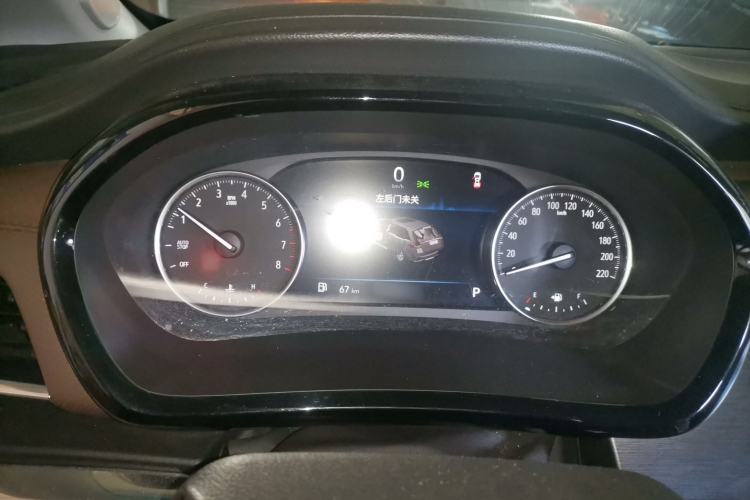 Used Buick GL8 2023 Land Executive Class Comfort Model
