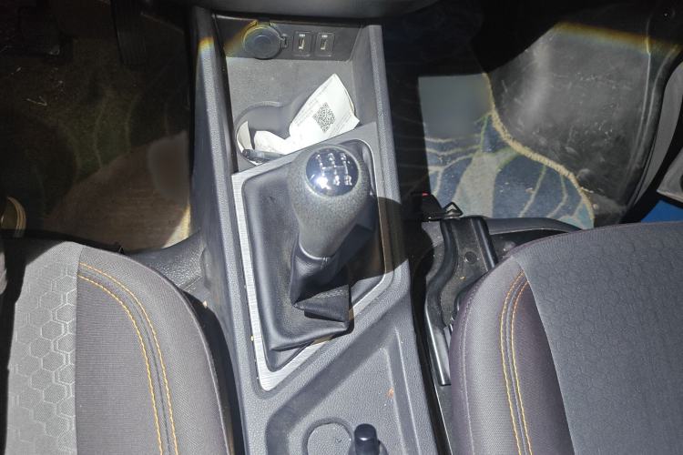 Used Chana Ruixing M60 2023 1.5L GDI Comfort-Class Passenger Vehicle 6/7 Seats
