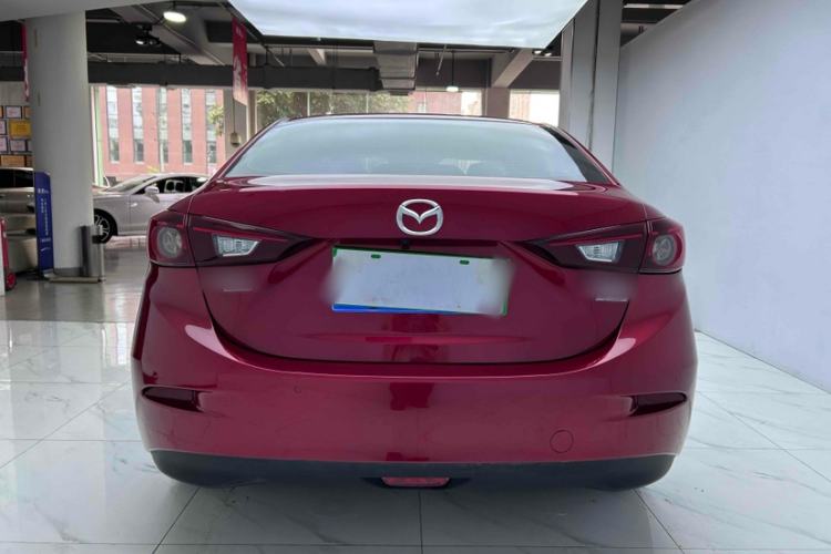 Used Mazda Mazda 3 Axela 2014 Sedan 1.5L Automatic Luxury Model