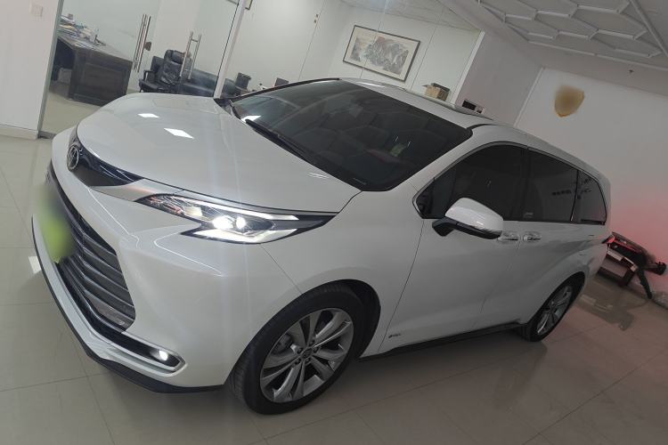 Used Toyota Sienna 2024 2.5L Hybrid Prestige Deluxe Edition
