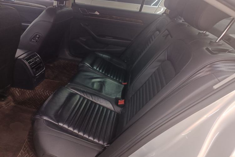 Used Volkswagen Magotan 2018 Facelift 330TSI DSG Luxury Model
