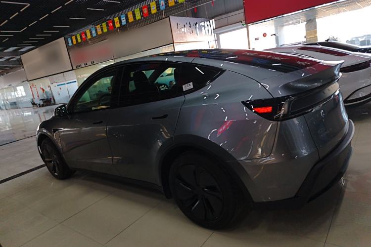 Used Tesla Model Y 2025 Rear-Wheel Drive First Edition
