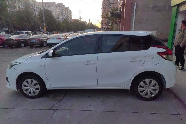 Used Toyota YARiS L 2015 1.5E Automatic Charm Edition
