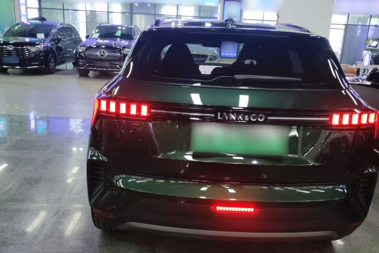 Used Lynk & Co 06 EM-P 2023 1.5T Remix PHEV Hero
