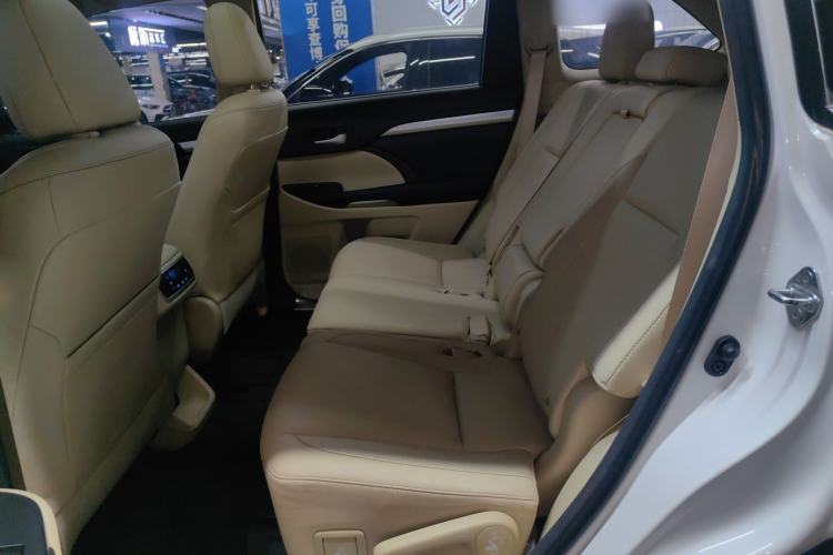 Used Toyota Highlander 2015 2.0T Two-Wheel Drive Luxury Edition 7 Seats
