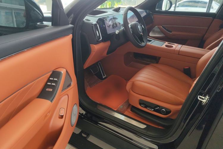 Used Hima AITO M8 2025 Extended-Range Max+ Version 53.4 kWh 6-Seater Edition
