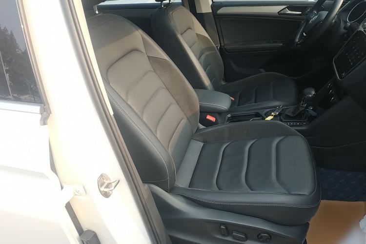 Used Volkswagen Tiguan L 2019 Revised 330TSI Automatic Two-Wheel Drive Smart & Luxury Edition China VI Standard