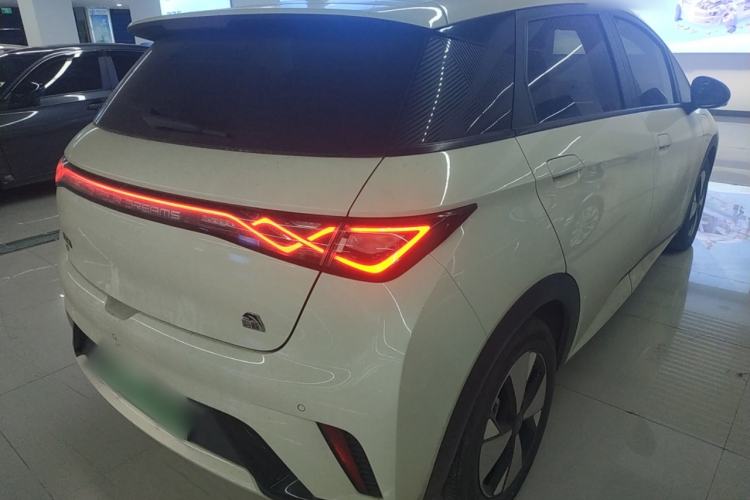 Used BYD Dolphin 2023 420 km Fashion Edition
