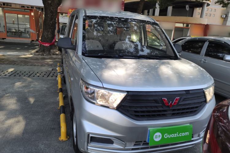 Used Wuling Hongguang V 2019 1.5L Jingqu Version China VI LAR

