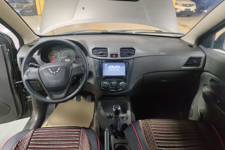 Used Wuling Hongguang 2015 1.5L S Base Model China IV
