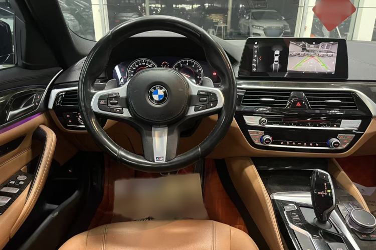 Used BMW 5 Series 2018 Restyled 530Li Leading Edition M Sport Package
