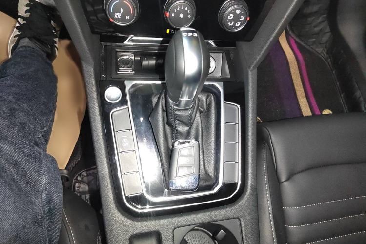 Used Volkswagen Magotan 2023 2 Million Units Limited-Edition 280TSI DSG Comfort Version
