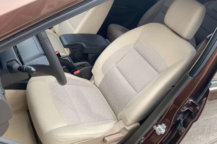 Used Wuling Hongguang 2014 1.5L S Standard Version
