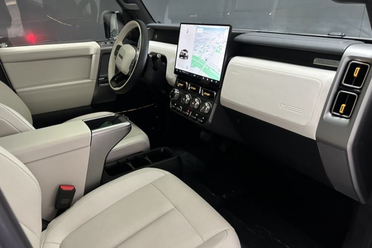 Used  V23 2025 501 Four-Wheel Drive Advanced Version
