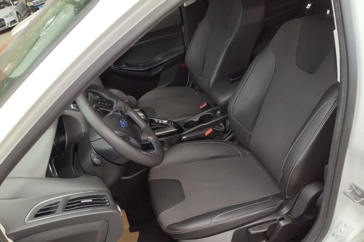 Used Ford Focus 2012 Hatchback 1.6L Automatic Fashion Edition
