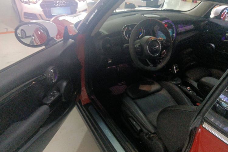 Used  MINI 2021 1.5T COOPER Classic Edition
