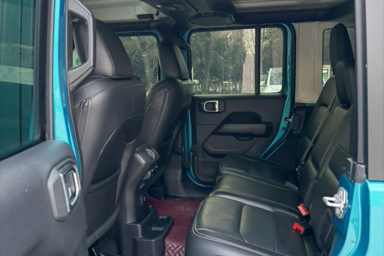 Used  Wrangler 2019 2.0T Sahara Four-Door Version China VI Emission Standard
