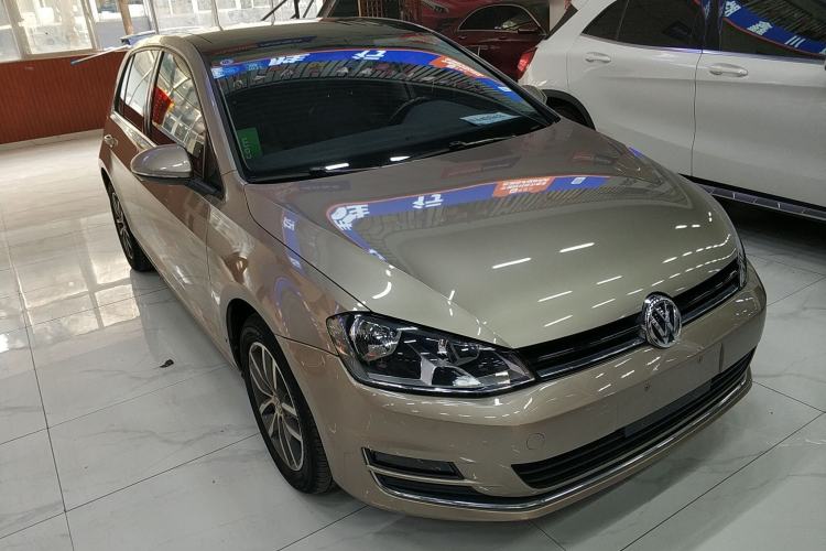 Used Volkswagen Golf 2016 230TSI Automatic Luxury Version
