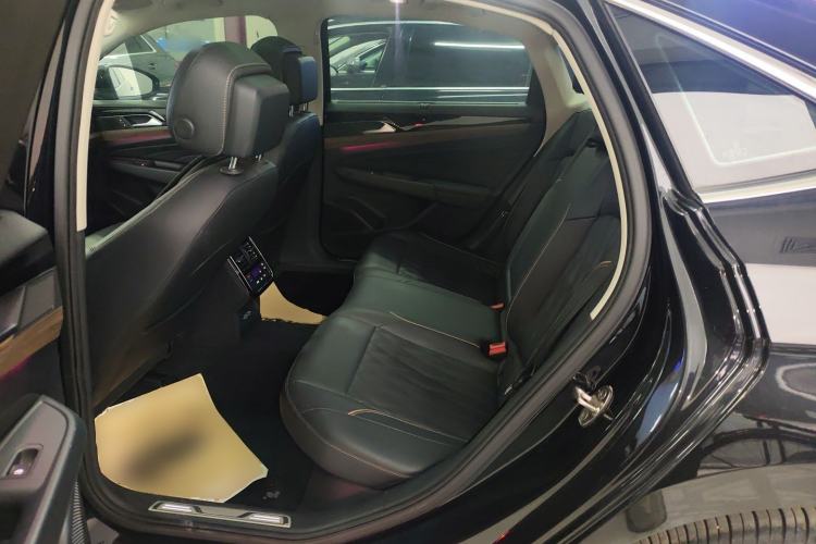 Used Volkswagen Passat 2019 330TSI Luxury Edition China VI Standard
