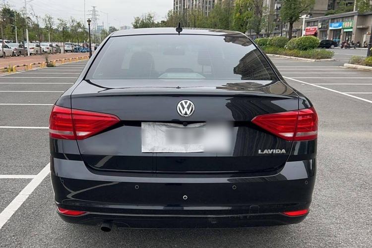 Used Volkswagen Lavida 2017 1.6L Manual Fashion Edition
