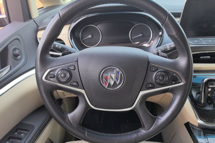 Used Buick GL8 2023 Facelifted Land Cruiser Executive Luxury Version
