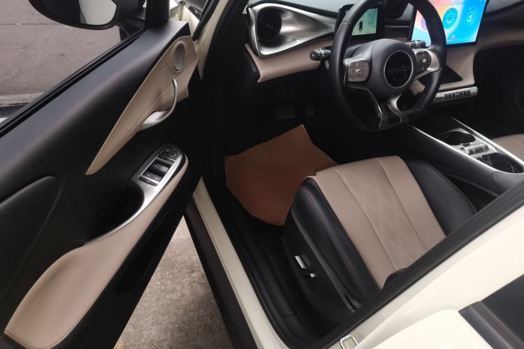 Used BYD Dolphin 2023 420 km Fashion Edition