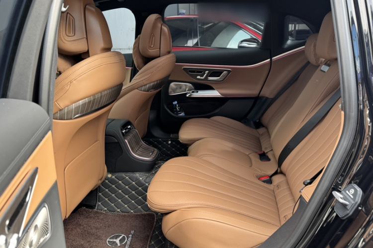 Used Mercedes-Benz E-Class 2024 Facelift E 300 L Luxury Edition
