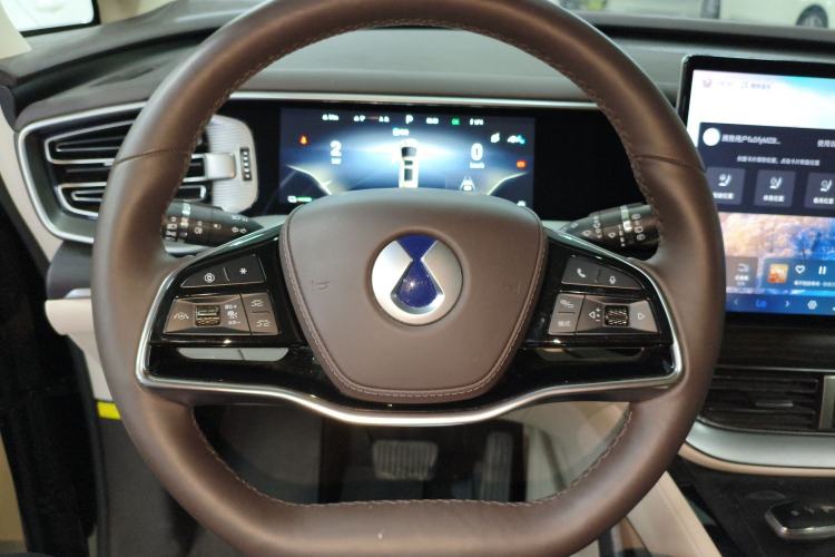 Used Denza D9 2024 DM-i 980 Four-Wheel Drive Flagship Model
