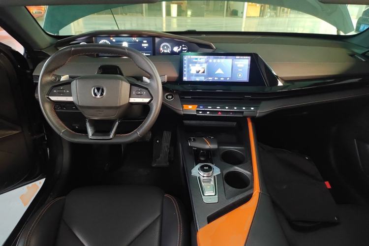 Used Changan UNI-V 2022 1.5T Prestige Version