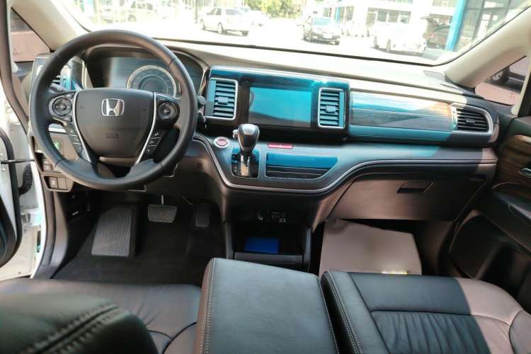 Used Honda Elysion 2016 2.4L Luxury Edition
