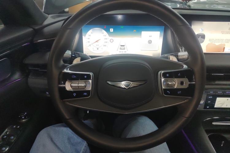 Used Genesis G90 2023 Flagship Edition
