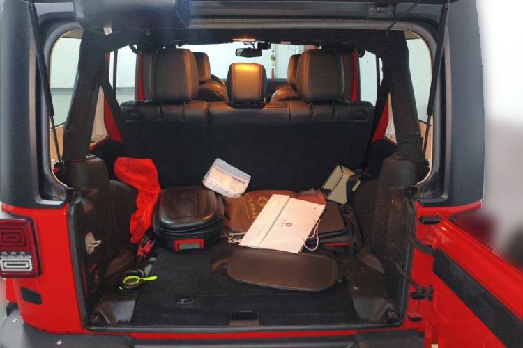 Used  Wrangler 2015 3.0L Sahara Four-Door Comfort Edition
