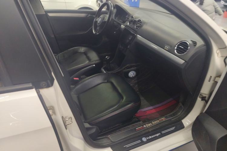 Used Volkswagen Jetta 2015 Zhihui Edition 1.4L Manual Comfort Model