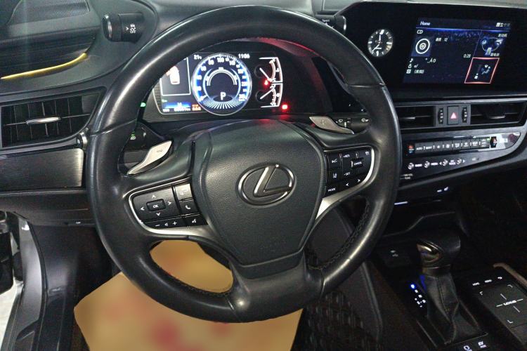 Used Lexus ES 2021 300h Excellence Edition
