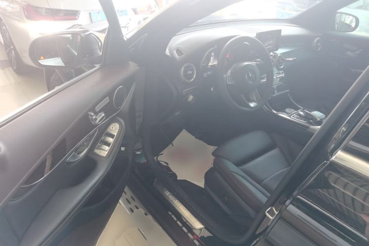 Used Mercedes-Benz GLC 2018 Facelift GLC 260 4MATIC Luxury Edition
