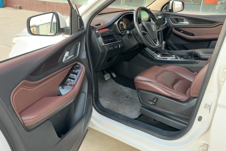 Used Baojun 560 2017 1.5T DCT Prestige Edition
