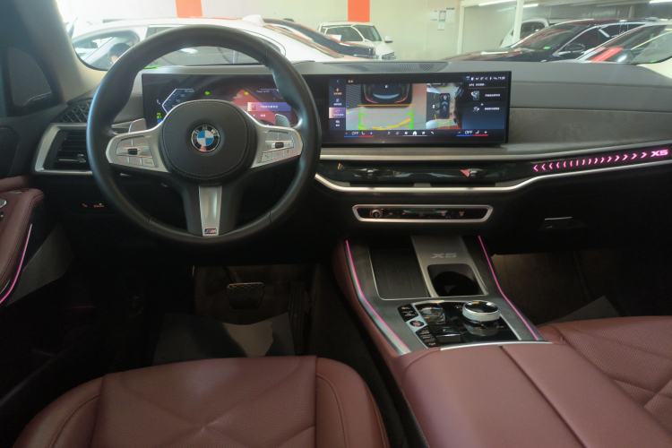 Used BMW X5 2023 xDrive 30Li Luxury M Sport Package
