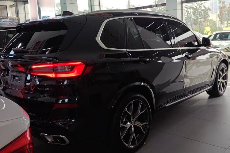 Used BMW X5 2022 Restyled xDrive 40Li M Sport Package
