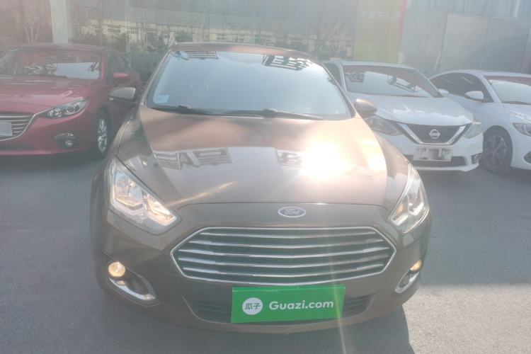 Used Ford Escort 2015 1.5L Automatic Fashion Model
